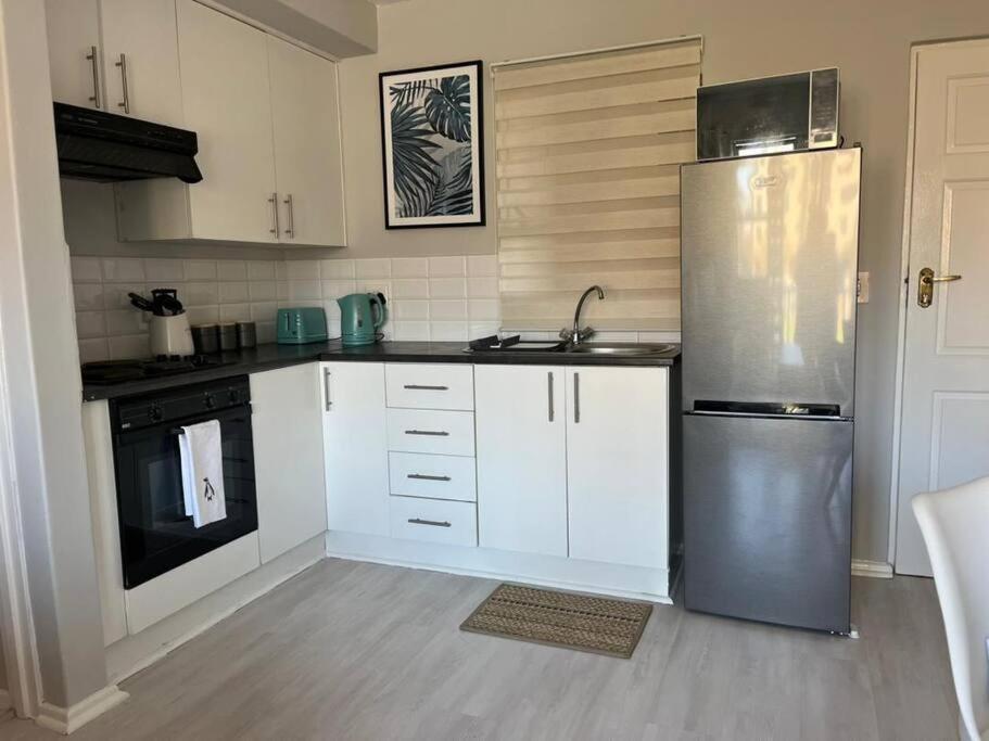Beautiful Beachhouse In Blouberg Apartment