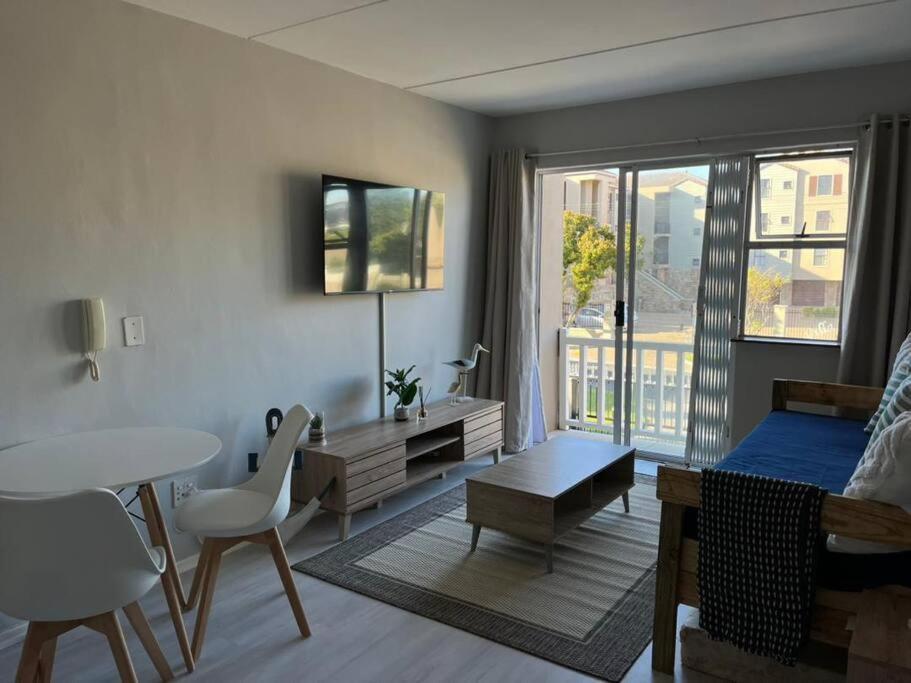 Beautiful Beachhouse In Blouberg Apartment Cape Town