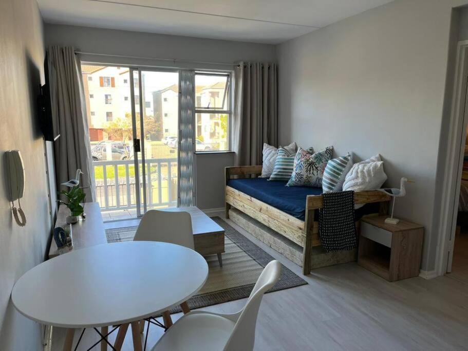 Beautiful Beachhouse In Blouberg Cape Town