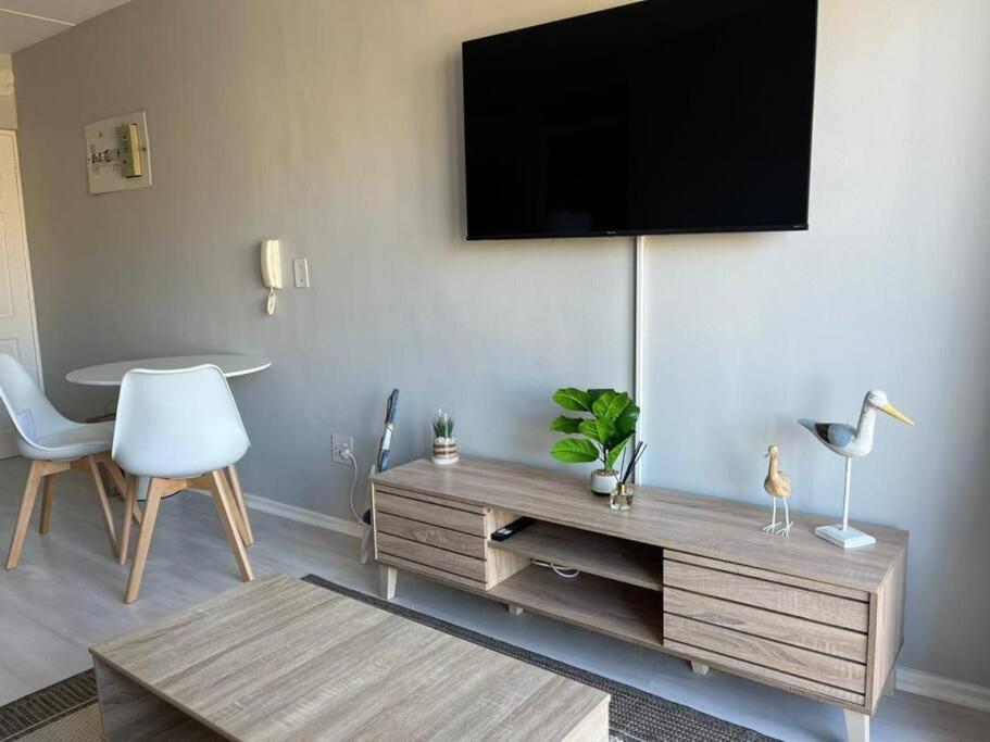 Beautiful Beachhouse In Blouberg Apartment Cape Town